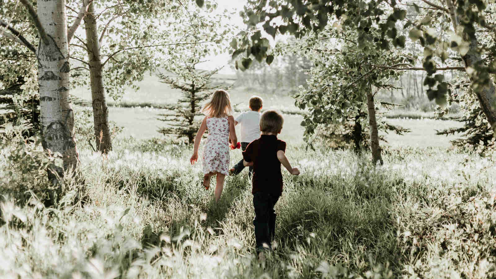 Kinder beschäftigen auf der Hochzeit